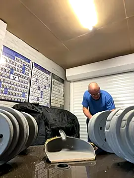 Snapshot of Garry831 chatting on 28, 10, 2025 Garry831 online show from 28, 10, 2025