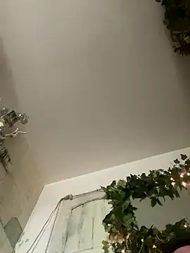 Snapshot of Tomthelong chatting on 6, 10, 2025 Tomthelong online show from 6, 10, 2025