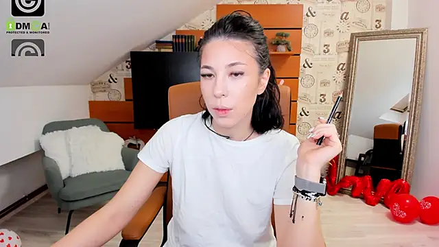 EmillyTaylor online show from 14, 3, 2025