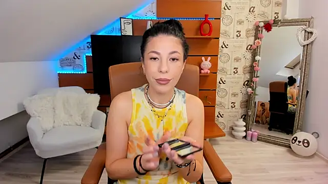 EmillyTaylor online show from 18, 9, 2025