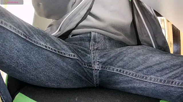 Snapshot of GuidedShipyard chatting on 17, 12, 2024 GuidedShipyard online show from 17, 12, 2024