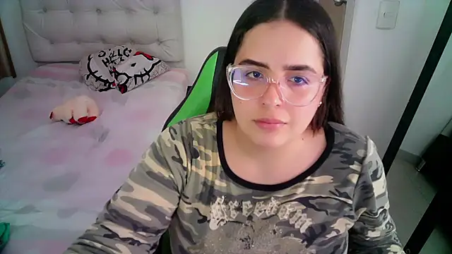 Snapshot of _alicia_z chatting on 2, 12, 2024 alicia z online show from 2, 12, 2024