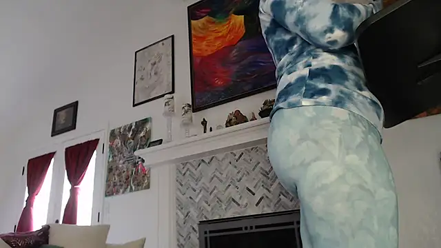 AuroraWillows online show from 15, 2, 2025