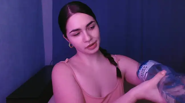 HannahMeid online show from 9, 1, 2025