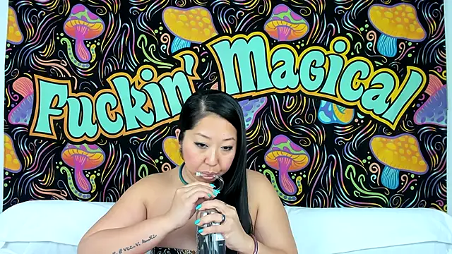 Lexie-Mack online show from 11, 11, 2025