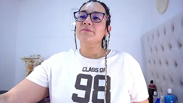 Snapshot of MIchelMomet chatting on 27, 1, 2025 MIchelMomet online show from 27, 1, 2025