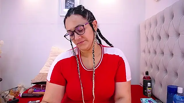 Snapshot of MIchelMomet chatting on 31, 1, 2025 MIchelMomet online show from 31, 1, 2025