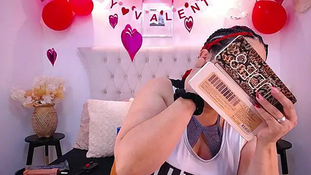 Snapshot of MIchelMomet chatting on 10, 2, 2025 MIchelMomet online show from 10, 2, 2025