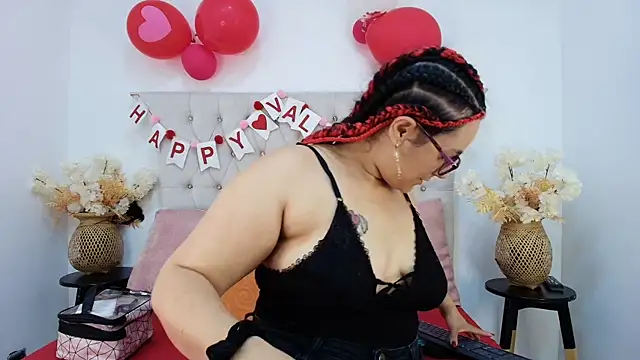 Snapshot of MIchelMomet chatting on 14, 2, 2025 MIchelMomet online show from 14, 2, 2025