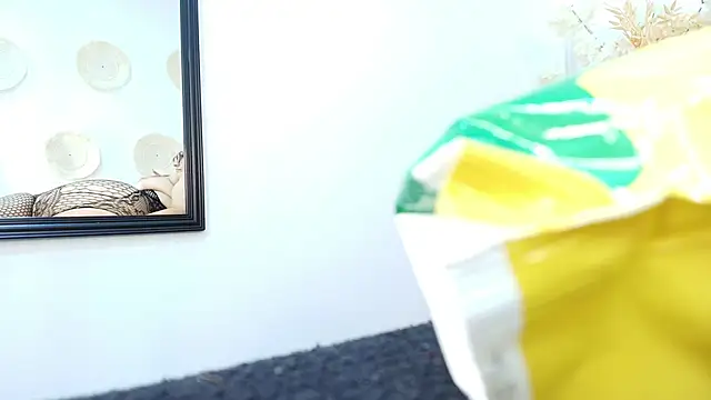 Snapshot of MIchelMomet chatting on 19, 2, 2025 MIchelMomet online show from 19, 2, 2025