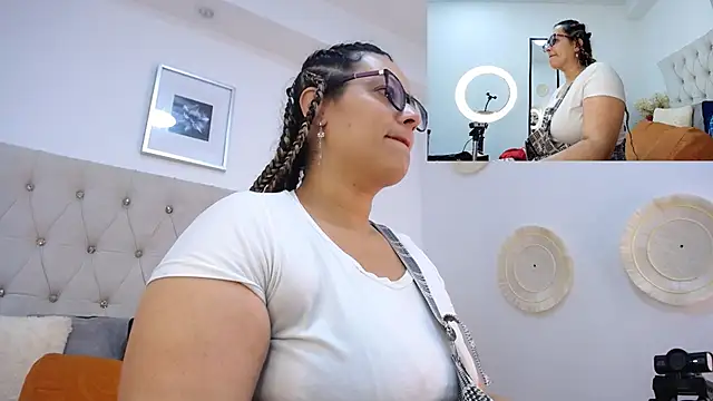 Snapshot of MIchelMomet chatting on 9, 3, 2025 MIchelMomet online show from 9, 3, 2025