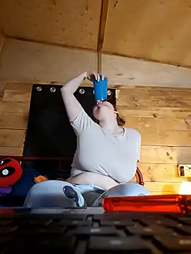 Snapshot of Snowbunnycake_131 chatting on 3, 12, 2024 Snowbunnycake 131 online show from 3, 12, 2024