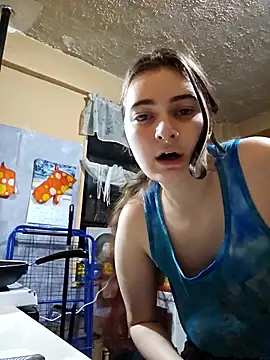 Snapshot of Snowbunnycake_131 chatting on 18, 10, 2025 Snowbunnycake 131 online show from 18, 10, 2025