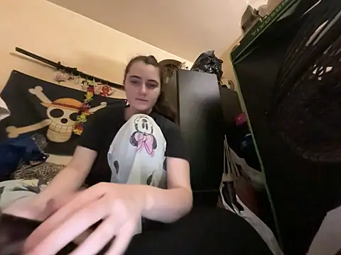 Snapshot of Snowbunnycake_131 chatting on 16, 1, 2026 Snowbunnycake 131 online show from 16, 1, 2026