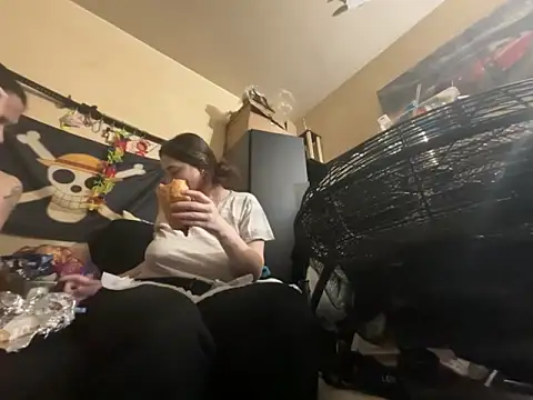 Snapshot of Snowbunnycake_131 chatting on 15, 3, 2026 Snowbunnycake 131 online show from 15, 3, 2026