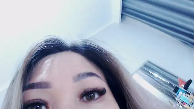 viki lizzi online show from 4, 10, 2025