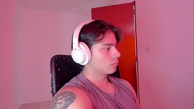 Giordano Russo online show from 6, 11, 2025