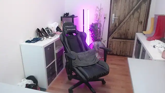 Snapshot of GeilesLuder75 chatting on 20, 11, 2025 GeilesLuder75 online show from 20, 11, 2025