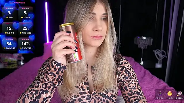 Snapshot of CassandraGood chatting on 3, 12, 2024 CassandraGood online show from 3, 12, 2024