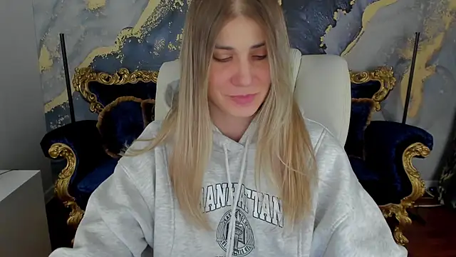 Snapshot of CassandraGood chatting on 7, 2, 2025 CassandraGood online show from 7, 2, 2025