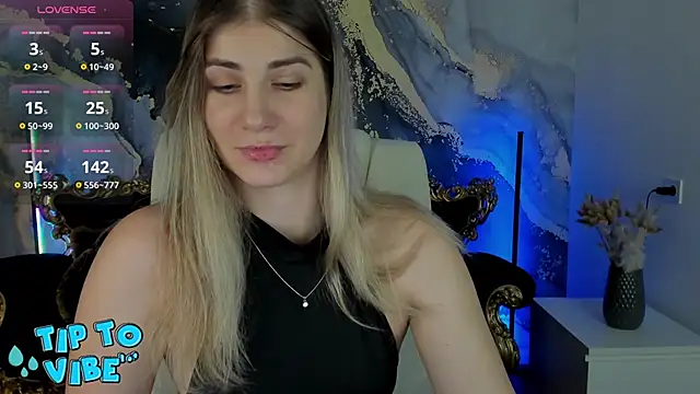 Snapshot of CassandraGood chatting on 12, 2, 2025 CassandraGood online show from 12, 2, 2025