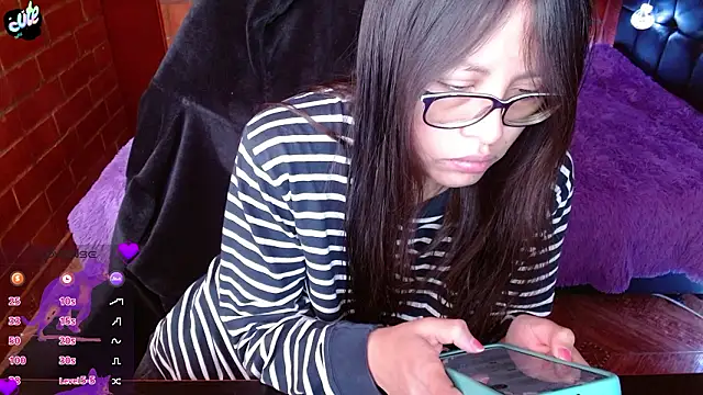 Snapshot of MidoriQuiinn chatting on 27, 2, 2026 MidoriQuiinn online show from 27, 2, 2026