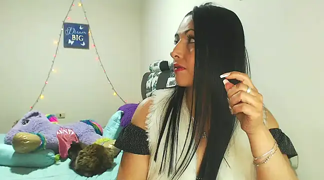 Snapshot of sahtlove1 chatting on 15, 12, 2024 sahtlove1 online show from 15, 12, 2024