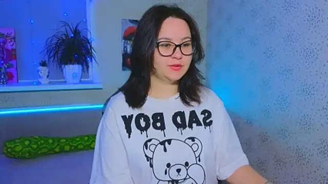 EsterLogan online show from 24, 11, 2025