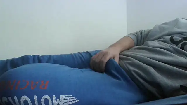 Snapshot of ScalicHat69 chatting on 16, 12, 2025 ScalicHat69 online show from 16, 12, 2025