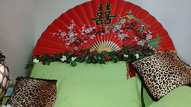 x  KHALEESI  x online show from 2, 4, 2026