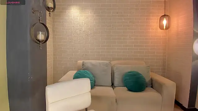 Snapshot of NiaHolland chatting on 25, 10, 2025 NiaHolland online show from 25, 10, 2025