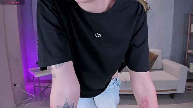 NiaHolland online show from 16, 12, 2025