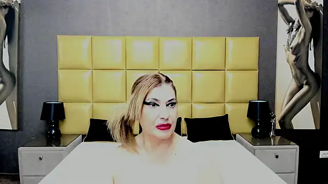 Snapshot of KiraLeila chatting on 5, 2, 2025 KiraLeila online show from 5, 2, 2025