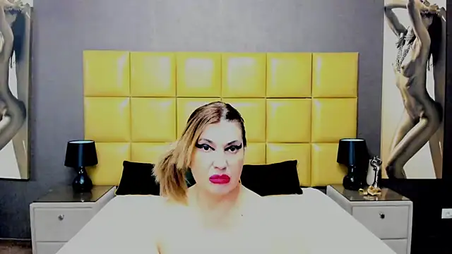 Snapshot of KiraLeila chatting on 5, 3, 2025 KiraLeila online show from 5, 3, 2025