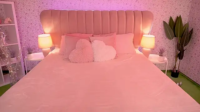 MirandaHobbs online show from 20, 10, 2025