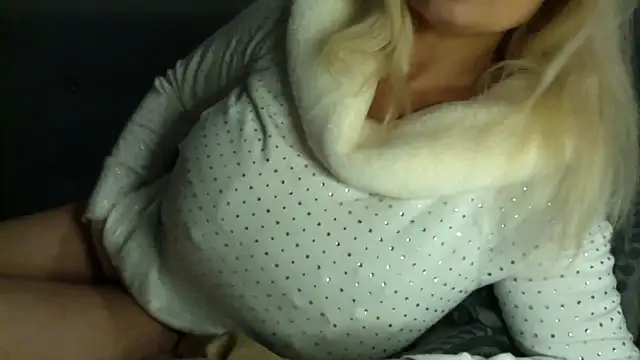 Snapshot of Lisavontease chatting on 27, 12, 2024 Lisavontease online show from 27, 12, 2024