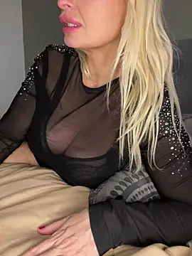 Snapshot of Lisavontease chatting on 29, 12, 2024 Lisavontease online show from 29, 12, 2024