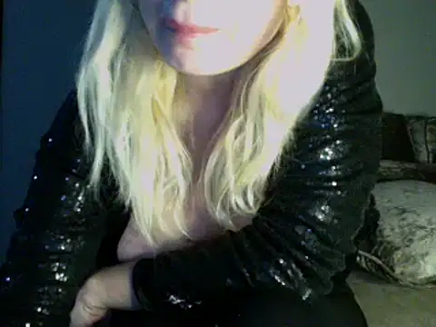 Snapshot of Lisavontease chatting on 2, 2, 2025 Lisavontease online show from 2, 2, 2025