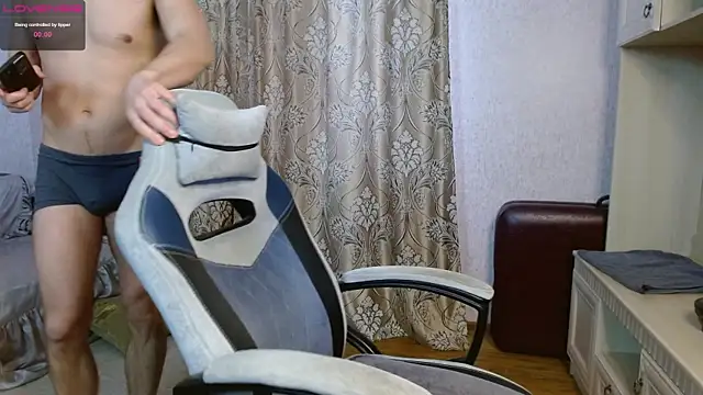 Aestheticguy101 online show from 24, 2, 2025