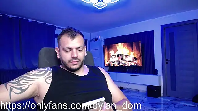 dyllan dom  online show from 30, 4, 2026