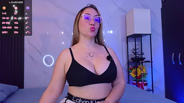 Snapshot of hotpawgmilf chatting on 14, 5, 2026 hotpawgmilf online show from 14, 5, 2026
