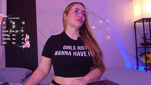 hotpawgmilf online show from 22, 7, 2026