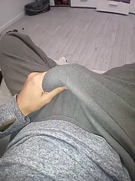 Snapshot of QuietBoy chatting on 5, 11, 2025 QuietBoy online show from 5, 11, 2025