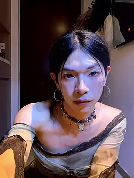CrytinaSissyCrossdress online show from 14, 6, 2026