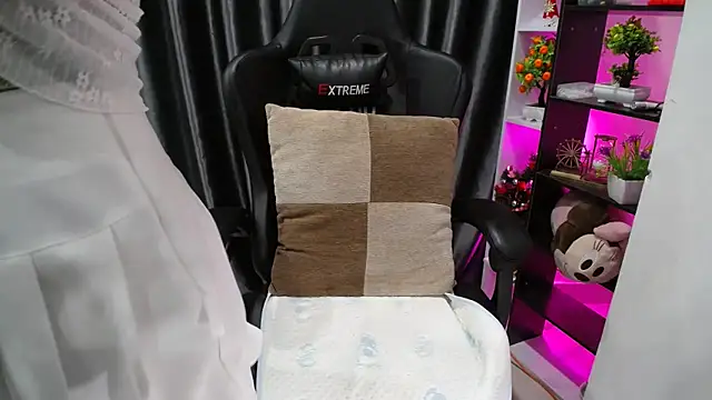 Yuki-yio online show from 14, 3, 2025