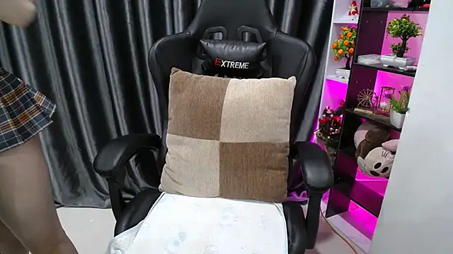 Yuki-yio online show from 17, 3, 2025