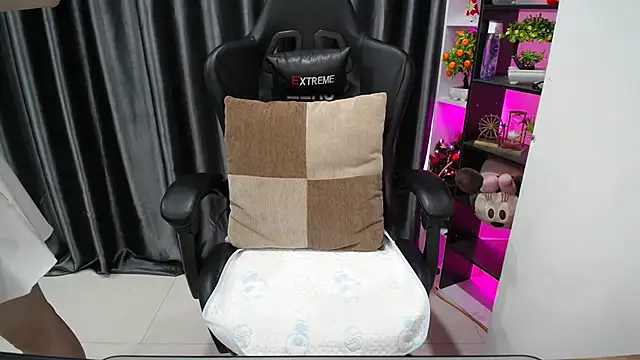 Yuki-yio online show from 19, 9, 2025