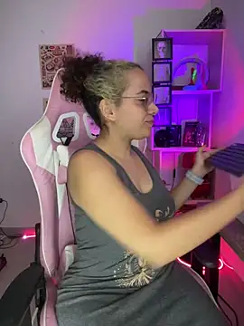 Snapshot of Emma_Wish chatting on 6, 1, 2026 Emma Wish online show from 6, 1, 2026