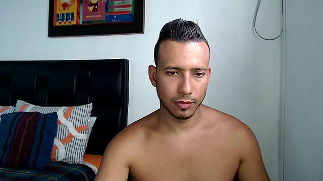 Snapshot of thommerxxx chatting on 20, 1, 2025 thommerxxx online show from 20, 1, 2025