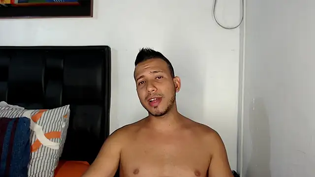 Snapshot of thommerxxx chatting on 22, 1, 2025 thommerxxx online show from 22, 1, 2025